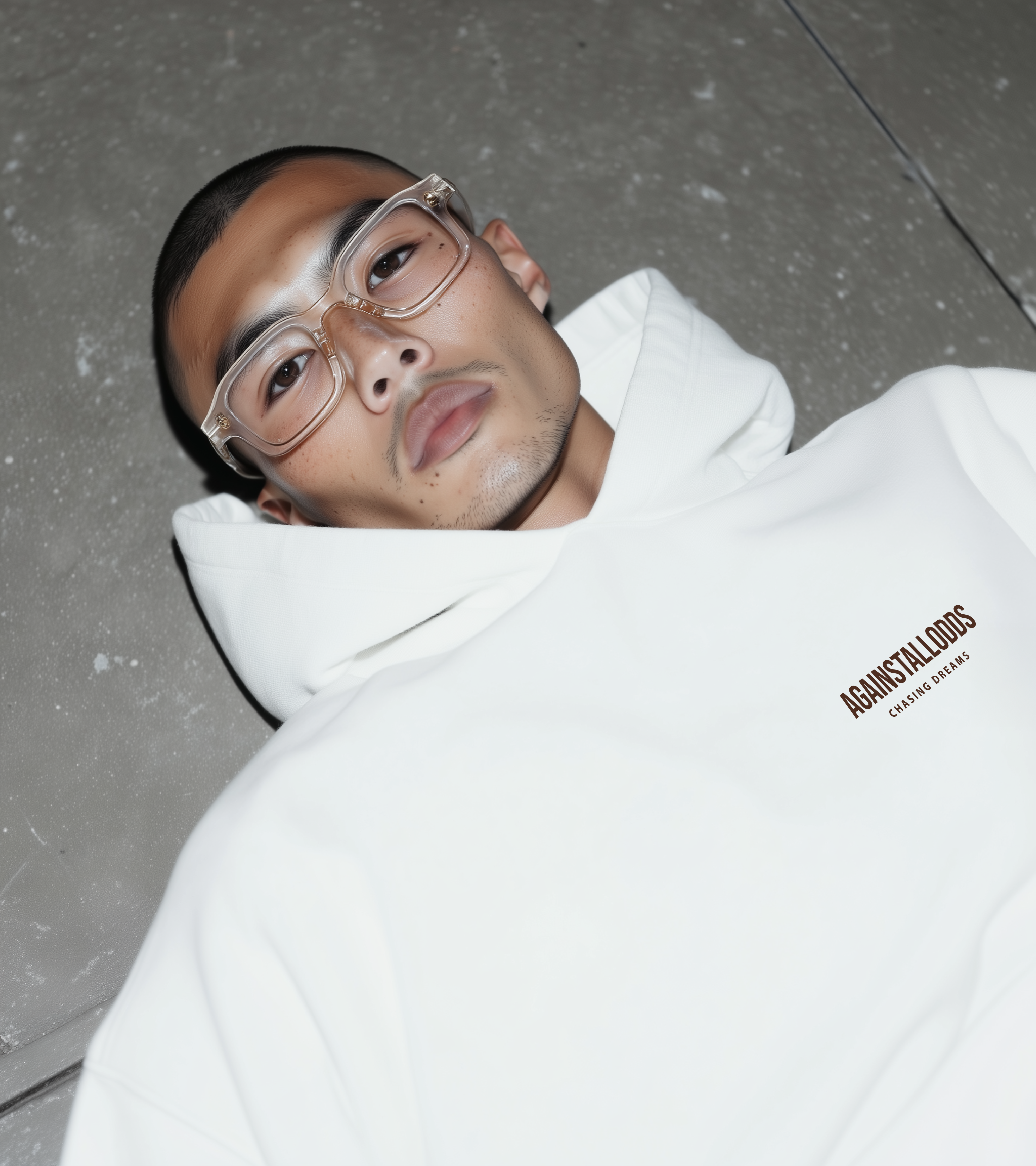 DREAMERS WHITE HEAVYWEIGHT HOODIE