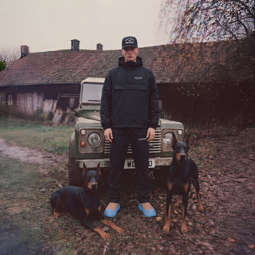 BLACK WINDBREAKER